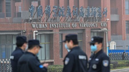 China aspiraba tener armas biológicas antes de la pandemia, dice congresista del Comité de Inteligencia