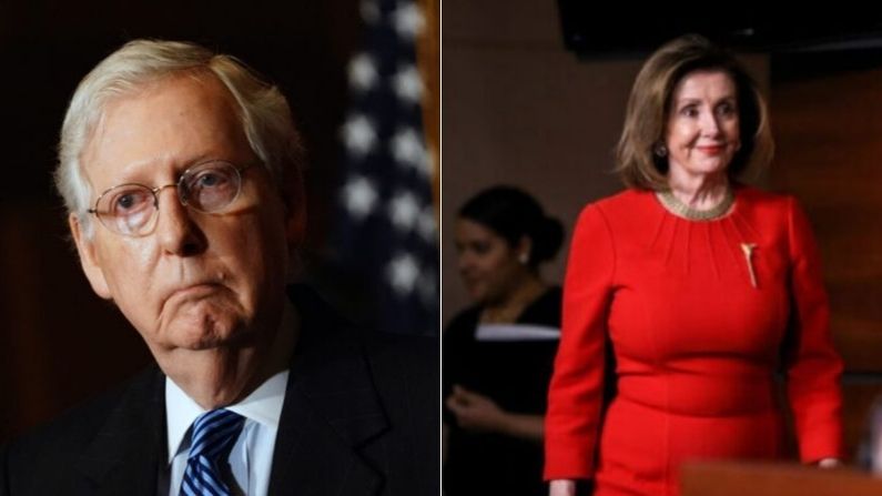 El líder de la mayoría republicana en el Senado, Mitch McConnell (R-KY), habla con la prensa en el Capitolio de Estados Unidos en Washington el 8 de diciembre de 2020. (Kevin Dietsch-Pool/Getty Images) | La presidenta de la Cámara de Representantes, Nancy Pelosi (D-Calif.) (The Epoch Times)