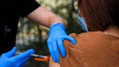 Los CDC investigan inflamación cardíaca en adolescentes y adultos jóvenes vacunados contra COVID-19