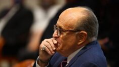 Fiscales federales piden a un auxiliar judicial para revisar los registros de Giuliani confiscados