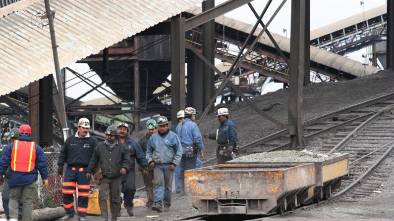 Según las investigaciones preliminares, hay indicios de que el accidente se debió a un desbordamiento e inundación en la mina. EFE/La voz de Coahuila/Archivo