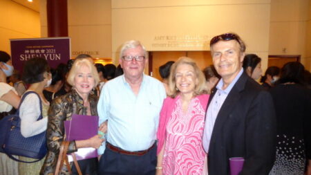 Espectadores de Stamford se entusiasman con el arte refinado de Shen Yun