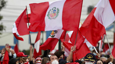Más de 30 políticos y personalidades de Hispanoamérica piden repetir comicios electorales en Perú