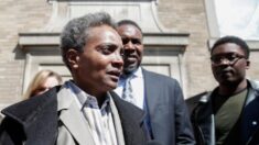 Abogados de alcaldesa de Chicago dicen que discriminación contra reporteros blancos duró solo 2 días