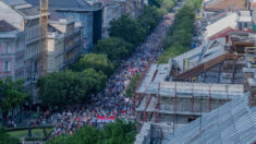 Masiva manifestación contra apertura de universidad china en Budapest