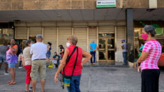 Bancos cubanos vuelven a aceptar depósitos de dólares estadounidenses
