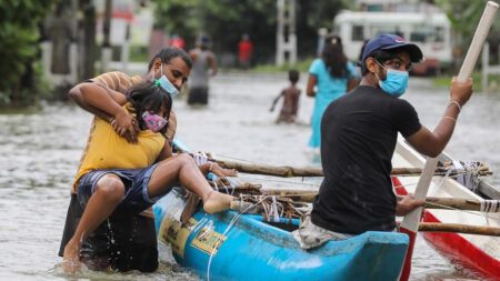 Al menos 6 muertos y 180,000 afectados por las inundaciones en Sri Lanka