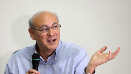 Fiscalía de Nicaragua acusa a periodista Carlos Chamorro por lavado de dinero