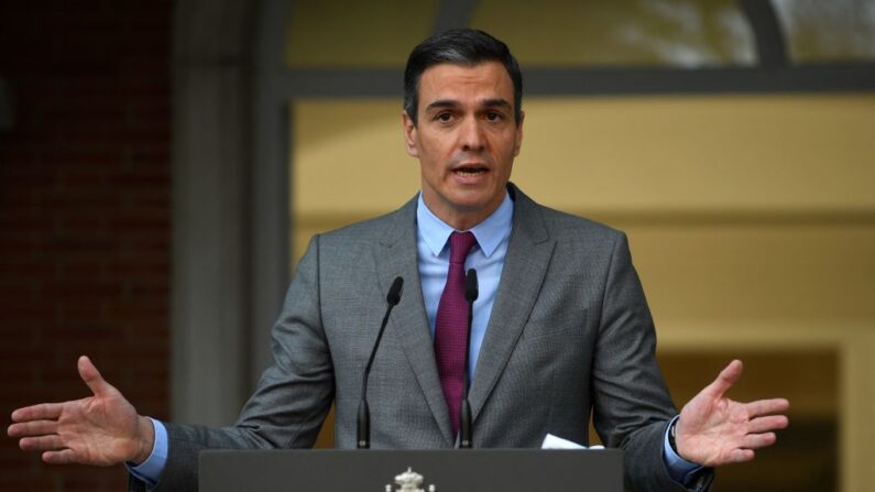 El presidente del Gobierno español, Pedro Sánchez, da una rueda de prensa tras una reunión del gabinete en Madrid (España) el 22 de junio de 2021. (Pierre-Philippe Marcou/AFP vía Getty Images)
