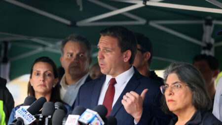 DeSantis: 50 oficiales de Florida ayudarán en la crisis fronteriza entre México y Estados Unidos