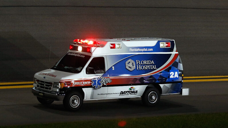 En una fotografía de archivo, se ve una ambulancia en Daytona Beach, Florida (EE.UU.). (Scott Halleran/Getty Images)