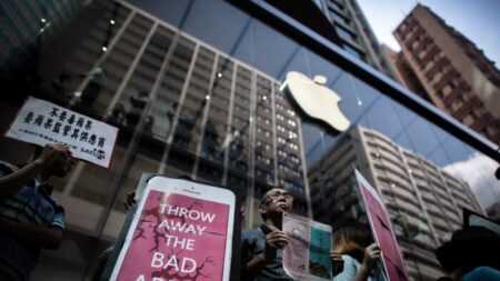 Legisladores piden a Apple que abandone a proveedores implicados en trabajos forzados en Xinjiang