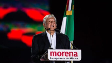 Diputada federal de México exhorta investigar posibles fondos de Podemos a partido de López Obrador