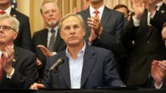 Texas: Gobernador anuncia sesión legislativa especial para proyectos sobre voto y teoría crítica de la raza