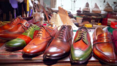 Hombre aprende a hacer excelentes zapatos de cuero a mano y termina vendiéndolos a la realeza