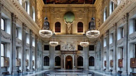 Palacio Real de Ámsterdam en el centro del universo