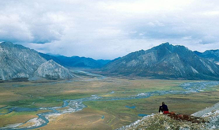 El Valle Superior de Sheenjek del Refugio Nacional de Vida Silvestre del Ártico en Alaska, el 30 de agosto de 1999. (Steven Chase/USFWS/ Getty Images)
