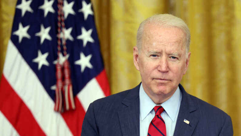 El presidente Joe Biden pronuncia comentarios sobre el acuerdo de infraestructura bipartidista del Senado en la Casa Blanca en Washington, el 24 de junio de 2021. (Kevin Dietsch/Getty Images)