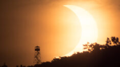 Imagen del eclipse solar del fotógrafo Diamond es idéntica al boceto que compartió la noche anterior