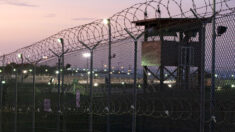 La Casa Blanca está en proceso de vaciar Guantánamo y tiene como objetivo cerrar la prisión