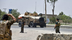 Combatientes talibanes ejecutan a 22 comandos afganos que intentaban rendirse