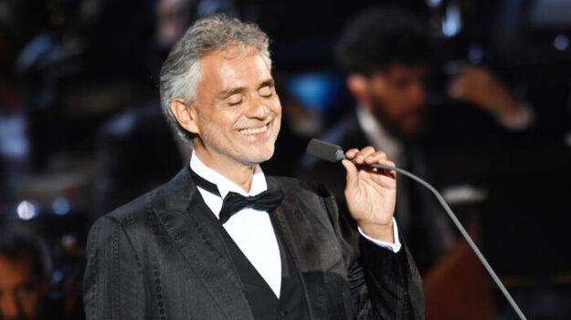 Andrea Bocelli comparte canción en homenaje a su mamá, que rechazó consejo de médicos de abortarlo