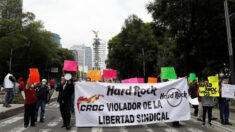 Blindan la Embajada de EE.UU. en México por una protesta contra Hard Rock