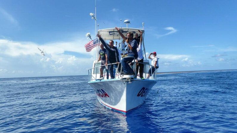 Foto de archivo de una flotilla del exilio cubano de Miami que zarpó a las costas de Cuba. EFE/GASTON DE CARDENAS