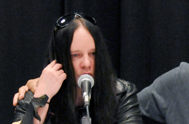Joey Jordison durante una conferencia de prensa sobre la muerte del bajista de Slipknot Paul Gray el 25 de mayo de 2010 en el Wells Fargo Arena en Des Moines, Iowa (EE.UU.). (Steve Pope/Getty Images)