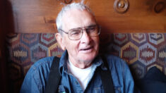Veterano de II Guerra Mundial de 94 años que vivía en vehículo recibe ayuda de amables desconocidos