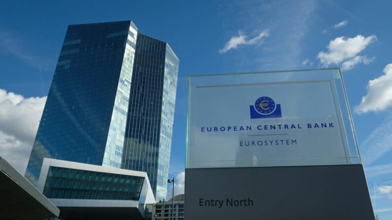 La sede del Banco Central Europeo (BCE) se levanta el 12 de septiembre de 2019 en Fráncfort del Meno, Alemania. (Sean Gallup/Getty Images)
