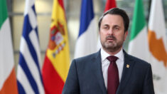 Primer ministro luxemburgués está grave por covid-19 pese haber recibido la primera dosis de vacuna
