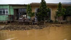 Inundaciones provocan 200 muertos y complejo rescate en territorio controlado por talibanes