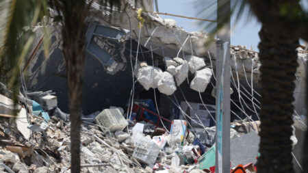 Se eleva a 64 el número de víctimas mortales en derrumbe de Miami-Dade