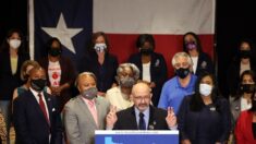 Demócrata de Texas deja Washington y vuelve a Austin para trabajar en proyecto de ley electoral