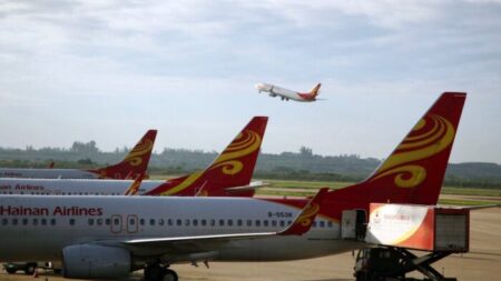 Medios chinos ocultan detalles sobre un brote de COVID-19 en aeropuerto internacional