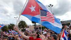 Cubano estadounidenses se reúnen para apoyar a quienes viven bajo el régimen comunista