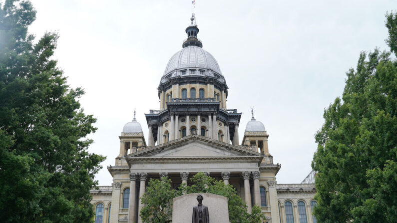 El Capitolio del Estado de Illinois el 26 de junio de 2021. (Cara Ding/The Epoch Times)