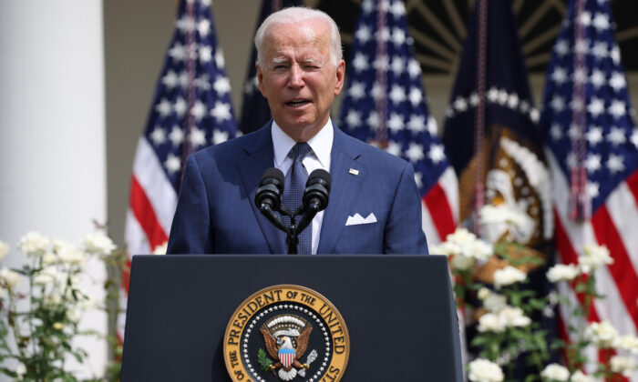 El presidente Joe Biden hace unas declaraciones durante un evento en la Rosaleda de la Casa Blanca el 26 de julio de 2021. (Anna Moneymaker/Getty Images)