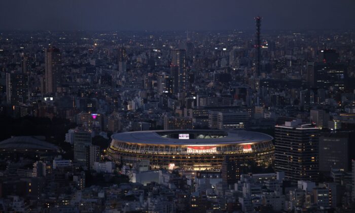 El Estadio Olímpico de Tokio se muestra desde el Shibuya Sky Deck en Tokio, Japón, el 22 de julio de 2021. (Carl Court/Getty Images)