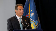 El gobernador Cuomo de NY anuncia mandato de vacuna COVID-19 para empleados estatales