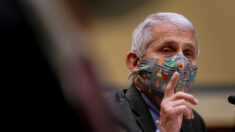 Vacunados que viven con personas «vulnerables» pueden querer dar el «paso extra» de usar mascarilla: Fauci