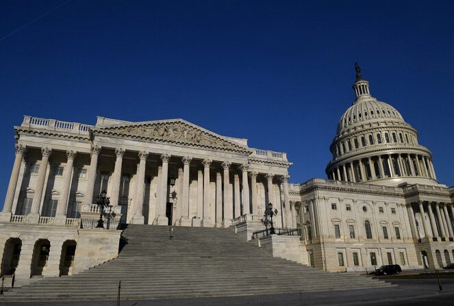 El lado de la Cámara de Representantes del Capitolio de Estados Unidos se ve por la mañana en Washington el 10 de marzo de 2021. (Olivier Douliery/AFP vía Getty Images)