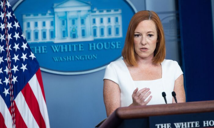 La secretaria de Prensa de la Casa Blanca, Jen Psaki, celebra una conferencia de prensa en la Casa Blanca el 8 de julio de 2021. (Saul Loeb/AFP vía Getty Images)