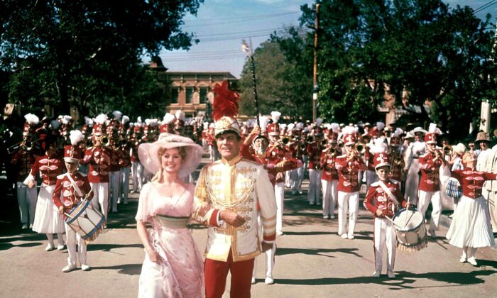 Shirley Jones, Robert Preston y 76 trombones protagonizan la primera versión cinematográfica de "The Music Man" de Meredith Willson. (Warner Bros.)
