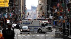 Policía evacúa temporalmente parte de Times Square por paquete sospechoso