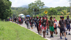 Agentes dispersan una tercera caravana de migrantes formada en el sur de México