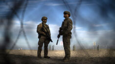Dos soldados se declaran culpables de transportar inmigrantes ilegales en Texas