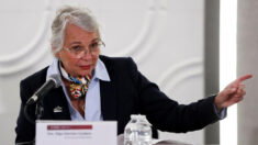 Renuncia la secretaria de Gobernación mexicana, figura clave de López Obrador