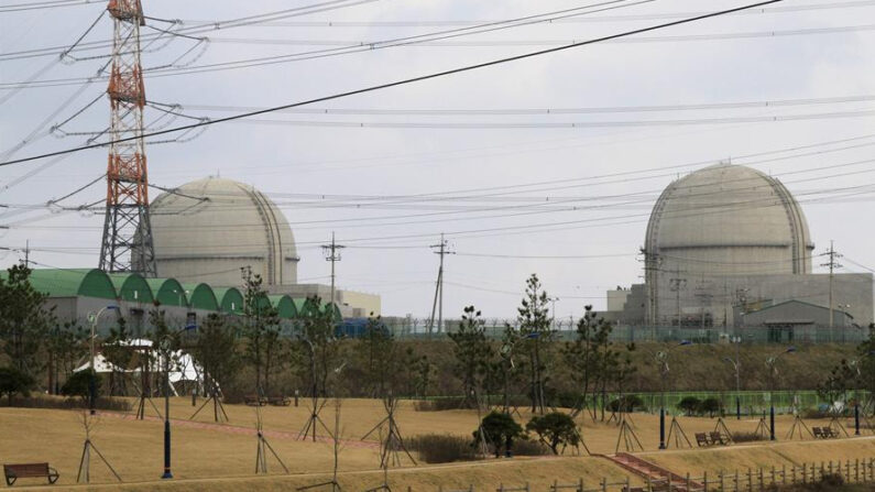 Corea del Norte ha vuelto a operar este año su reactor nuclear y sus instalaciones para reprocesar combustible atómico, según un informe del Organismo Internacional de la Energía Atómica (OIEA), que tacha estas actividades de "profundamente preocupantes". EFE/Barbara Walton/Archivo